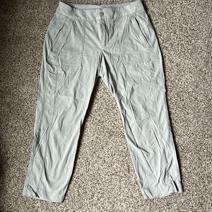 Athleta Trekkie Cropped Pants in Tan - Size 10